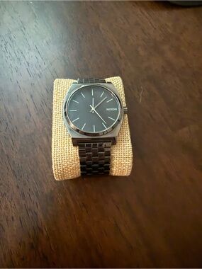 Nixon Time Teller